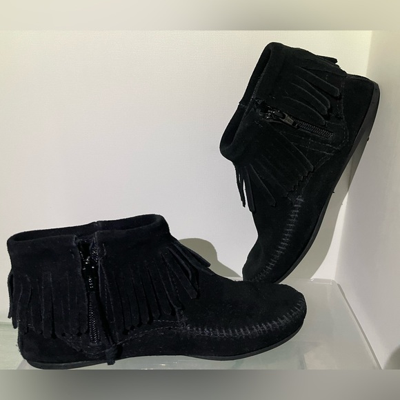 Minnetonka Black Suede Fringe with Concho Booties with Zipper - Picture 2 of 16